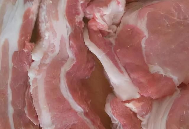 五花肉|小雪节气后,腌腊肉先抹盐还是先晾晒?做对了咸香耐放,过年吃