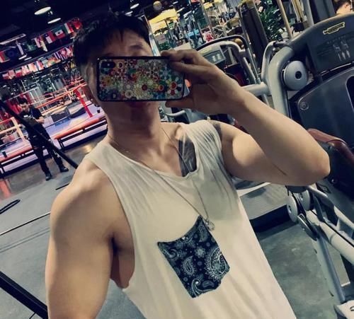 身材|男人健身和不健身,差距有多大?看看德云社烧饼就知道了