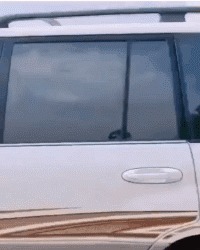 |搞笑GIF:女司机能有多可怕,天生一对,不愧是好闺蜜,连智商都一样!