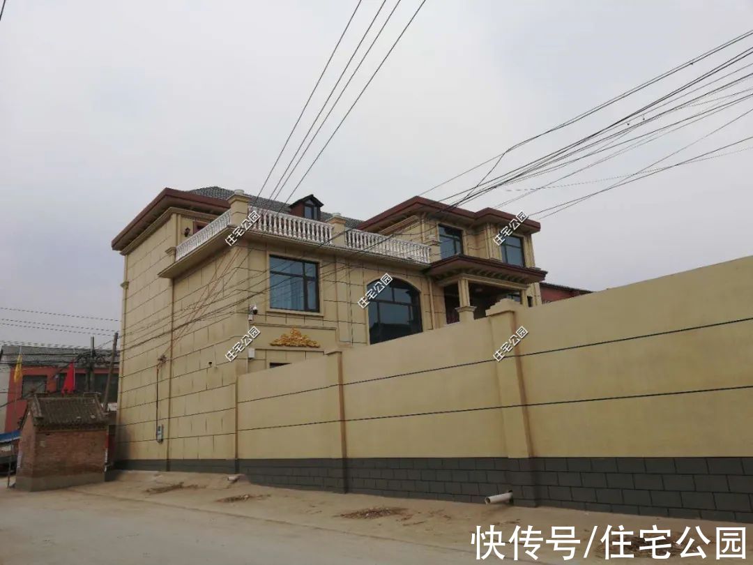 楼面|河南农村85万建三层别墅，比效果图还漂亮