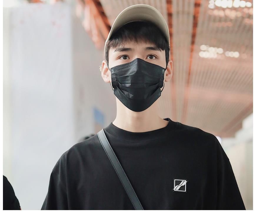 龔俊|中餐廳最新路透，龔俊徒手洗龍蝦，黃曉明看到后接下來的舉動(dòng)太暖心