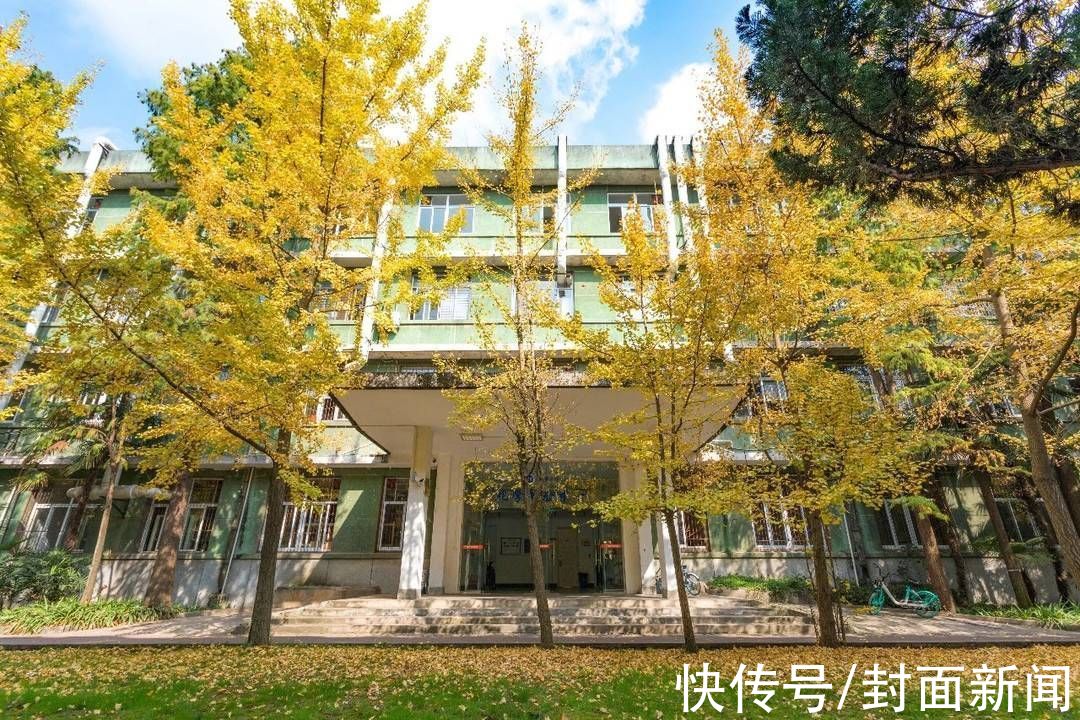 成都信息工程大学|多图警告｜数数川内高校到底承包了多少棵银杏树？