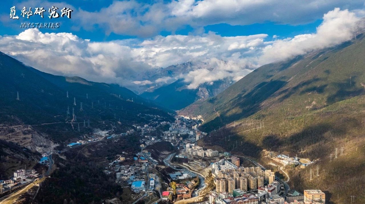 川西自驾之旅，航拍视角游雪山（上）