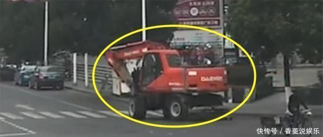 悄悄|14岁熊孩子花5元买钥匙,悄悄开走83万元挖掘机,网友建议录取