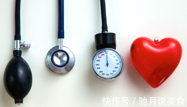 高血压患者|高血压患者不能吃大蒜，医生提醒，除大蒜外，还要少碰2种食物