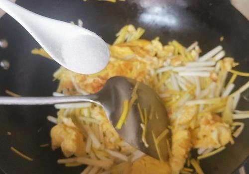 此菜很多人不认识，遇到就别错过，好吃鲜美驱春寒，平安度过春天