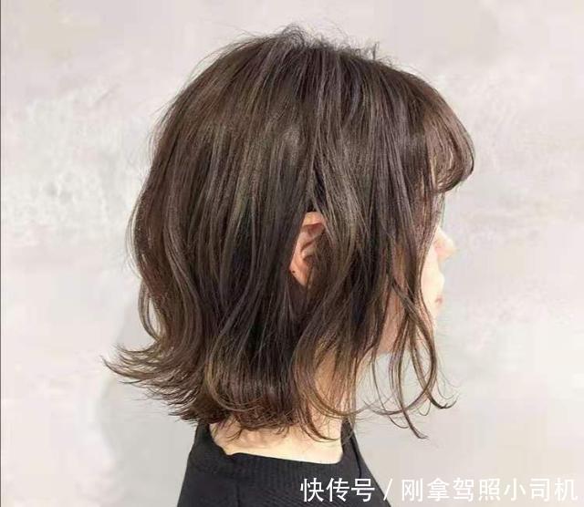 时髦|奔三奔四的女人换上这些发型,轻松拥有高级感,美得精致又时髦