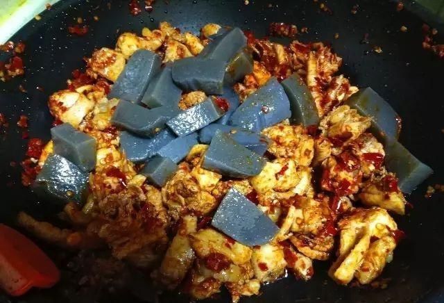 辣子鸡|辣子鸡最好吃的做法,大厨教你在家做出来,越吃越上瘾收藏了