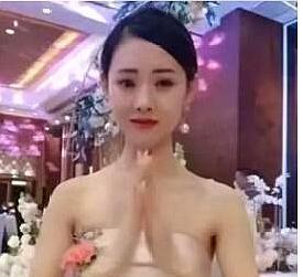 幼师 “最美幼师”当伴娘走红，粉色抹胸裙甚是惊艳，舞蹈更是魅力十足