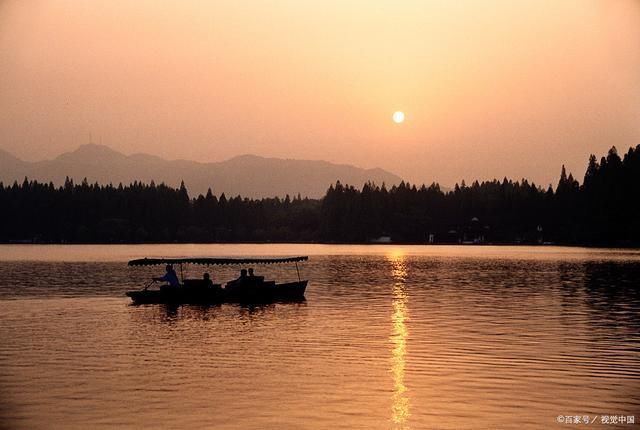 诗词#16首秋日诗词向晚来寻雁归处,同君共泛五湖舟