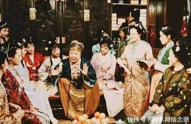 封建礼教|薛宝钗:曾在滴翠亭里扑蛾蝶,却不想,一入贾府误终身