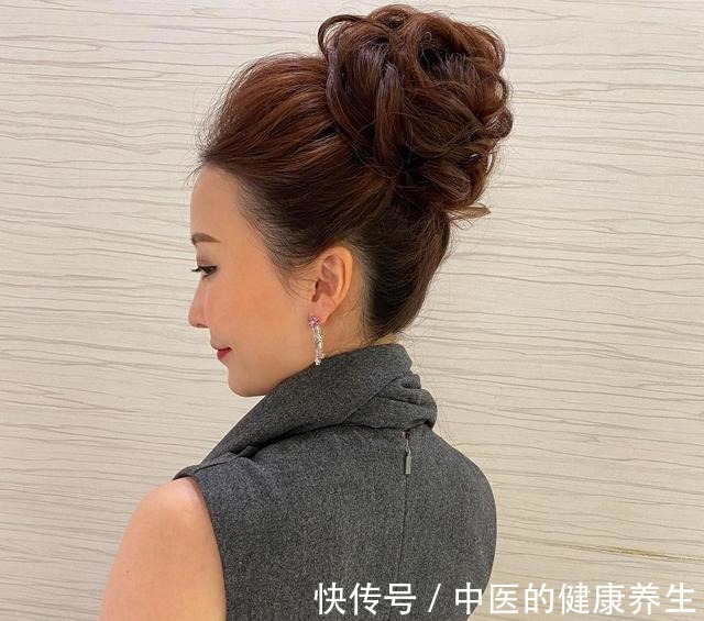 老气 30多到50多岁的女性,发型就选这14款,减龄时尚显气质!