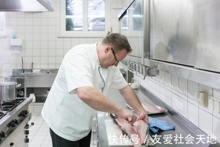 血管|42岁男子甘油三酯从6.2到1.6，医生：2物是血管“清洁工”，可常吃