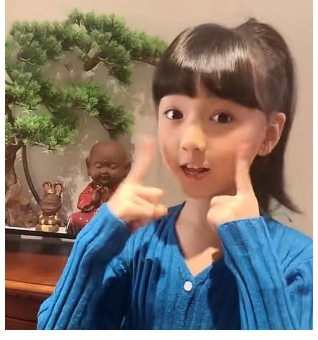 9岁小山竹变化大,曾搭档邓伦上《爸爸去哪儿》,今坐拥334万粉丝