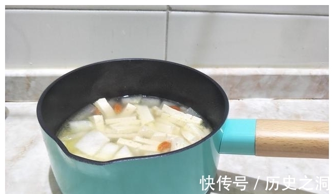 北豆腐|入秋后，冬瓜汤要多喝，多加2样食材，营养翻倍又鲜美