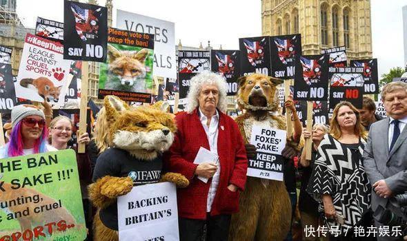 他打两份工，一份是皇后乐队吉他手，另一份是NASA天文学家