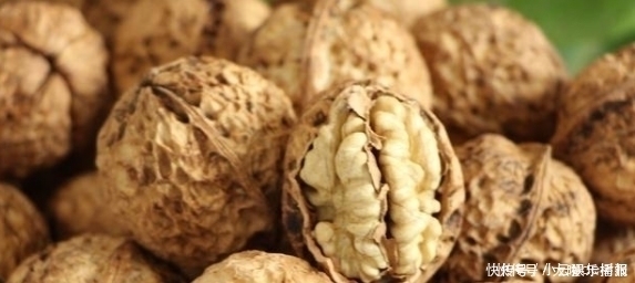 黑芝麻|核桃和此物一起煮,白发变黑了,面色红润了,还能预防骨质疏松!