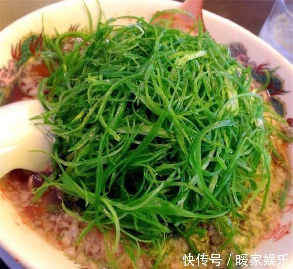 食材|日本这碗拉面很奇怪,葱比面条还多,其他食材都可以不要