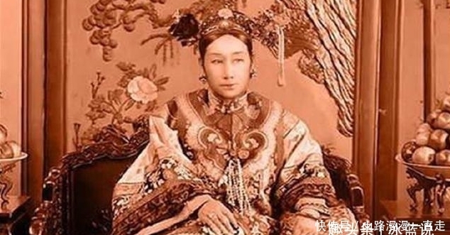 起床|宫女去服侍慈禧起床,推开门看见一景儿,被慈禧处决