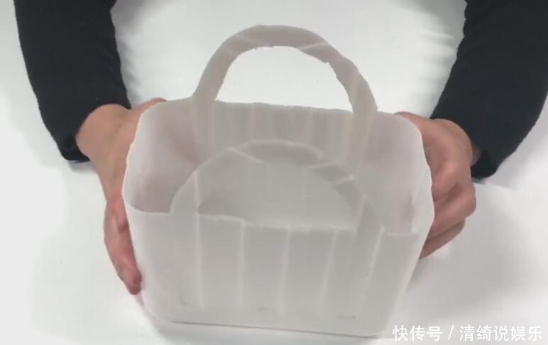 塑料桶|塑料桶这样剪一剪,用来收纳洗漱用品超实用,家家户户都用的到!