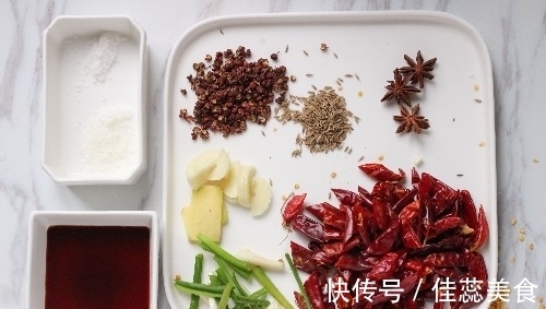 八角|花菜怎么做好吃?只要加了这味料,一上桌就被抢着吃,味道绝了!