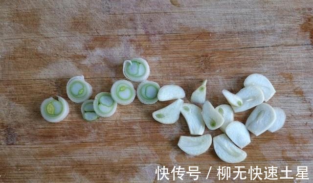 你的生活|腐竹怎么做最下饭和香菇一起炒，美味快手，好吃到停不下来！