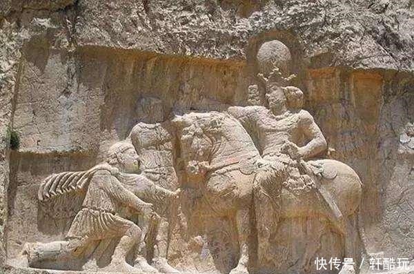 鞭打|古罗马皇帝瓦勒里安成俘虏后，遭遇了什么被关在笼子里鞭打