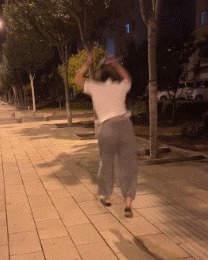|搞笑GIF:土豪的新娘就是霸气,人家卖的是黄金萌啊