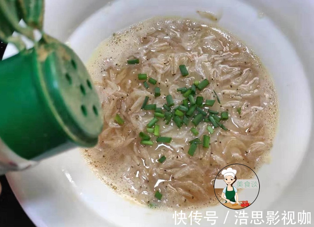 蒸蛋|适合秋天吃的一道蒸菜,8分钟上桌,鲜甜补钙,三天两头给孩子做