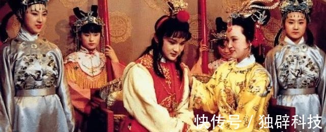 贾源@红楼梦中,贾元春究竟发现了什么骇人秘密,而被皇帝赐死