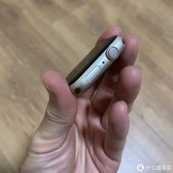 iphone|我的跑步装备 篇一百一十五：完全可以当跑表！Apple Watch S7 Nike 45mm蜂窝版（附与5代对比）