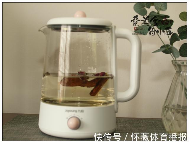 用玫瑰与陈皮煮一壶花茶，带来一天的好心情