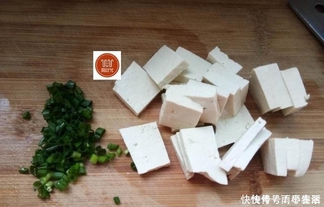 豆腐片|豆腐别总炒着吃,教你一个简单又好吃的做法,第一次做大家抢着吃