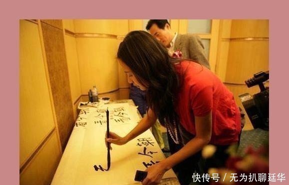 徐静蕾&不是书法家,却写一手好字,流浪大师和才女徐静蕾谁的水平高?