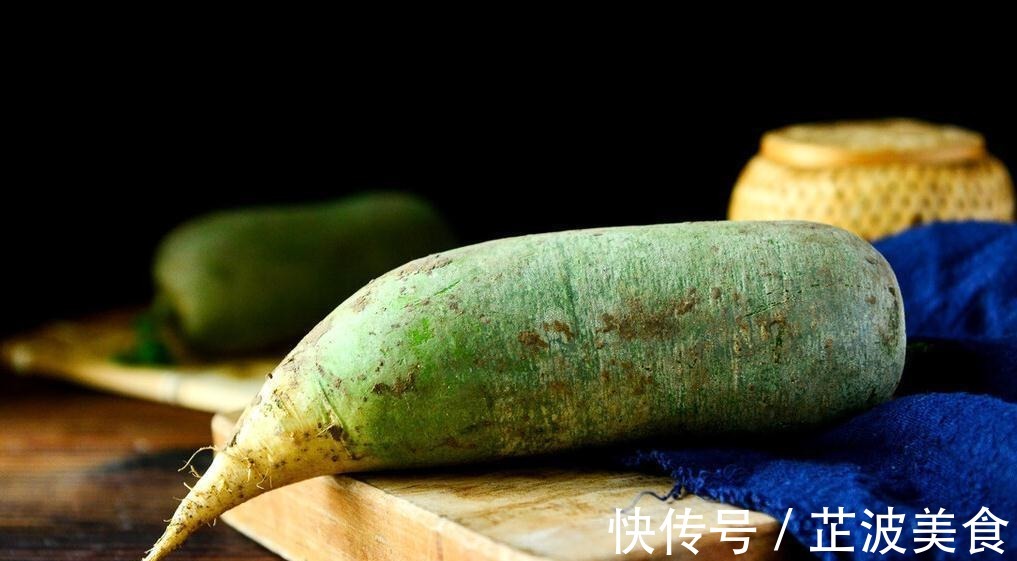 楼房保存萝卜,不放冰箱不土埋,教你一招简单方法,放一冬不糠心