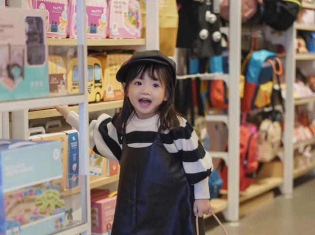 青春期|不想女儿脸变“O”,一定要纠正3个坏习惯,还女儿巴掌小脸