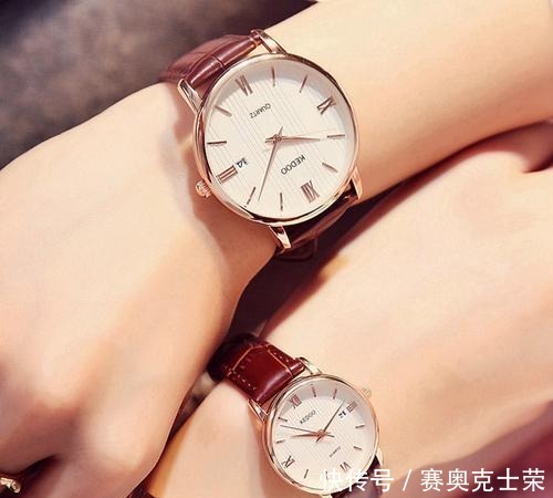 情侣|520除了口红还能送什么?五种情侣款供你挑,充满新意又好看