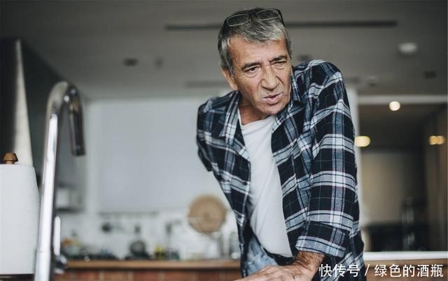  骨科主任：养骨其实很简单，常吃3物，若坚持，骨质疏松绕道走