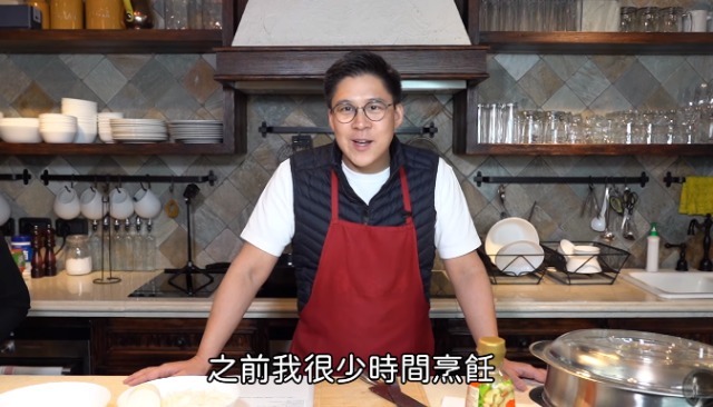 老婆|幸福感滿滿，霍啟剛下廚捉弄老婆，豪華廚房意外曝光