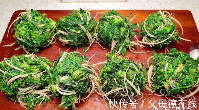 冬季遇见此菜,我准囤20斤,营养极高,焯水放冰箱冻起来,真省事