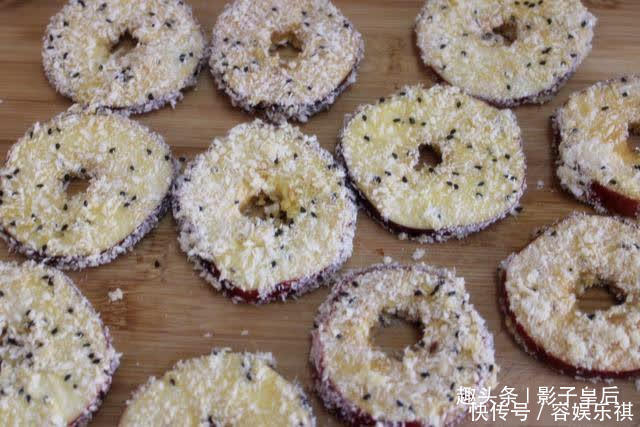 教您一道苹果芝麻饼,样式好看还香甜,过节端上桌,家人都爱吃