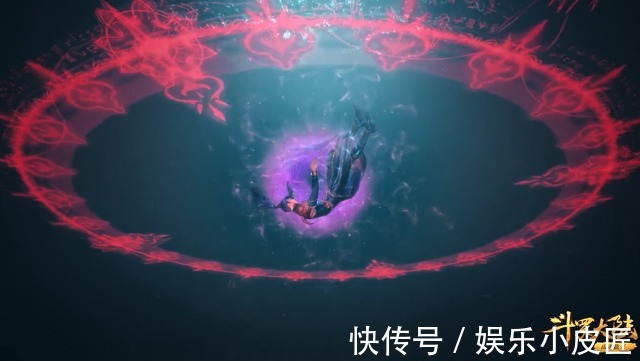 海神|斗罗大陆:唐三陷入绝境身受重伤 ,导致新的形象爆出 身穿白袍,腹肌隐约可见
