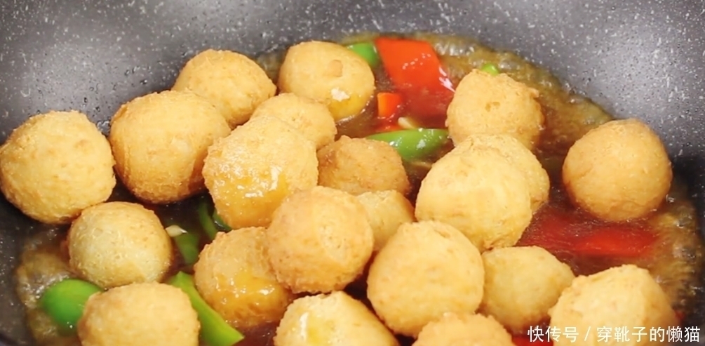 豆腐丸子，孩子特别喜欢吃，鲜嫩营养又美味，每次做一大锅不够吃