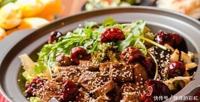 美食推荐:香辣牛排,海带豆腐汤,拌苦瓜,白菜豆腐锅