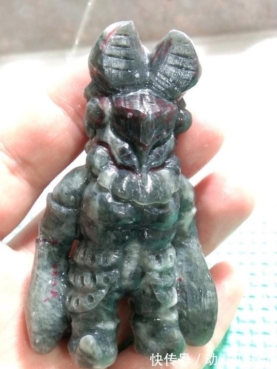 巴尔坦|网友挖出奇怪石头,神似巴尔坦星人!难道奥特曼的故事是真的?