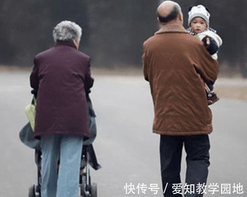 父母|“家里再难,也别让父母帮忙带娃”85后宝妈含泪说出原因