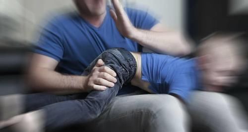 “妈我的钱丢了”,两位妈妈的不同做法,20年后孩子性格差距很大