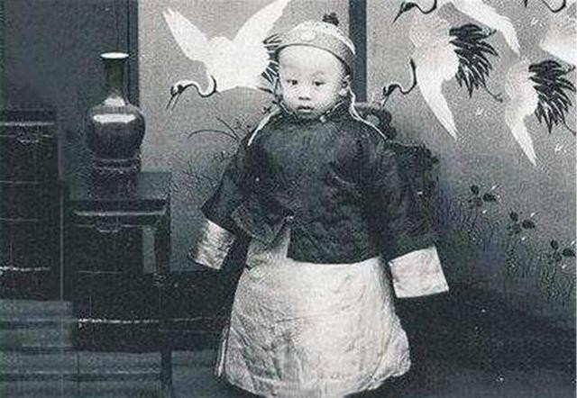 郭沫若|郭沫若为研究清史请溥仪当助手,溥仪回5个字,郭沫若悻悻而回