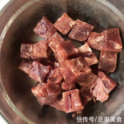 牛里脊|#奈特兰草饲营养美味#黄油蒜子牛肉粒