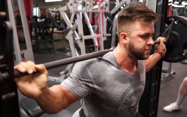 男人|一天做50个深蹲的男人，一直坚持，身体可能出现什么变化，了解下